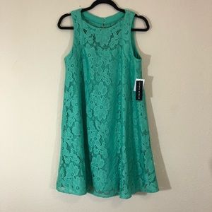 Donna Morgan Sleeveless Green Tent Lace Dress